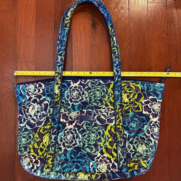 Vera Bradley Miller Travel bag in Sky Blue pattern  L Bag Carry On Handle SLOT - Picture 5 of 13